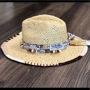 Rue des Martyrs straw hat
